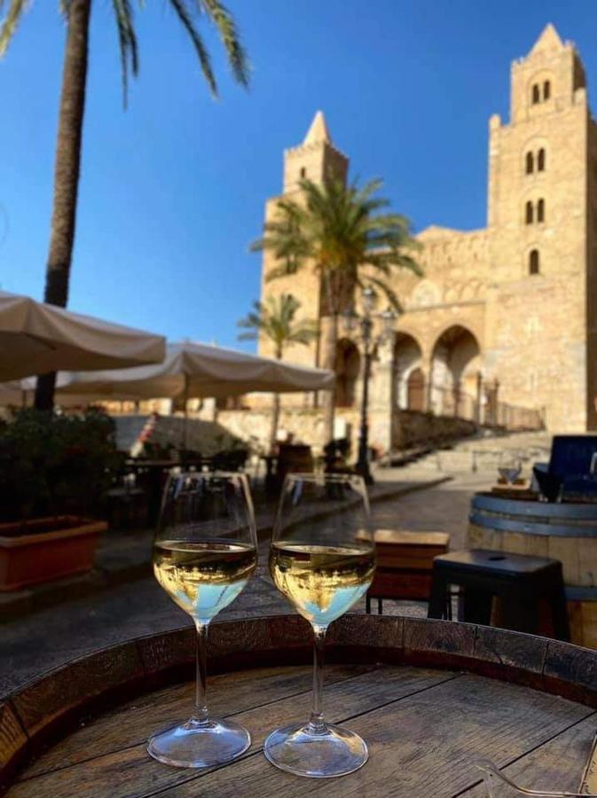 Familyholidays La Finestra Di Fronte Чефалу Экстерьер фото