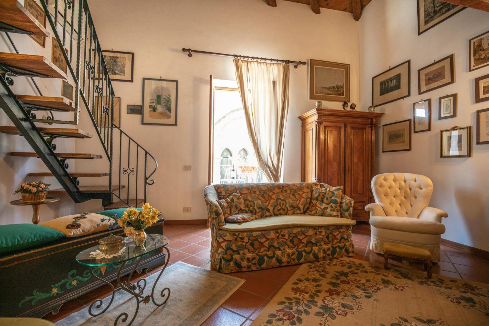Familyholidays La Finestra Di Fronte Чефалу Экстерьер фото