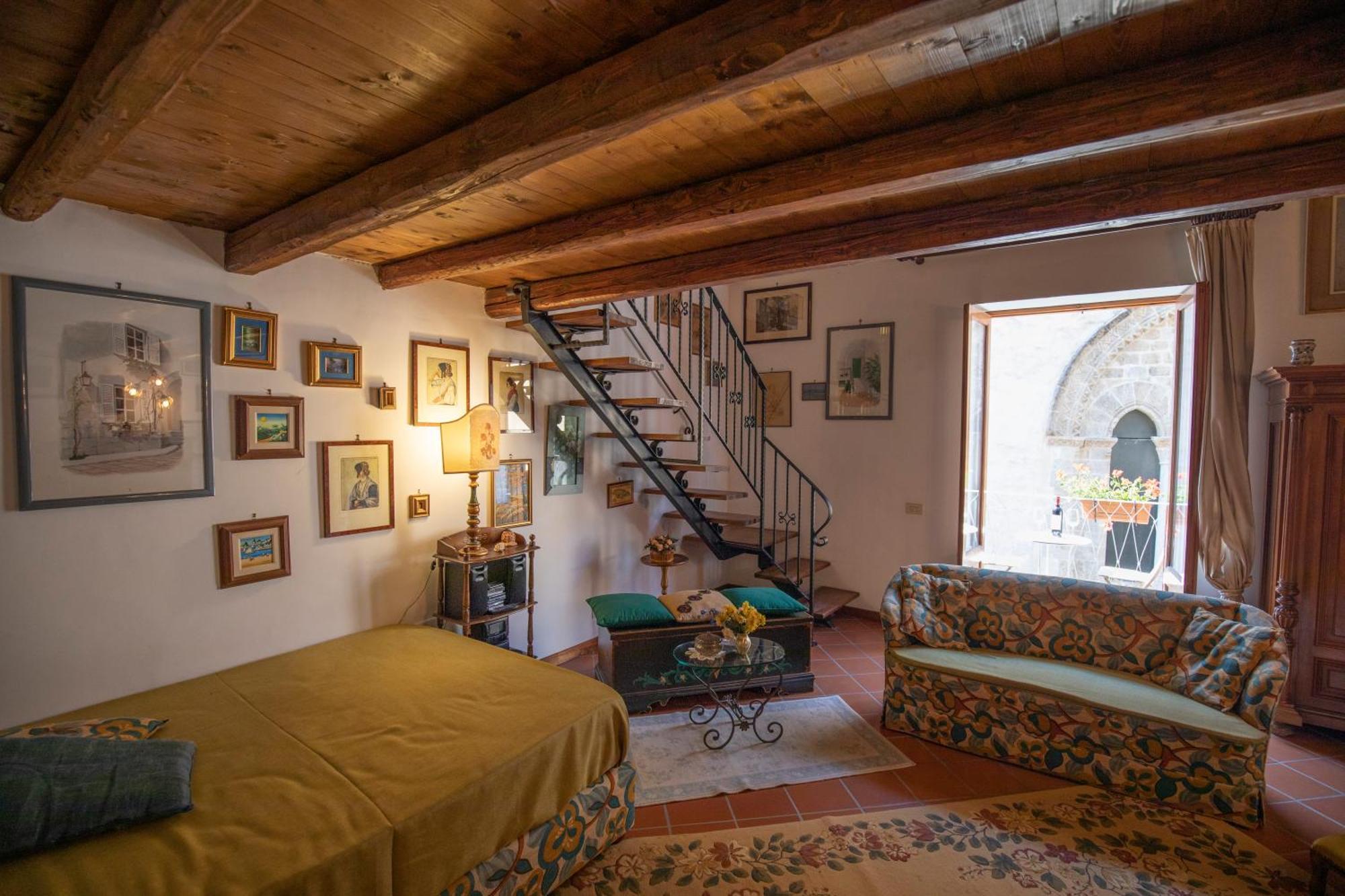 Familyholidays La Finestra Di Fronte Чефалу Экстерьер фото